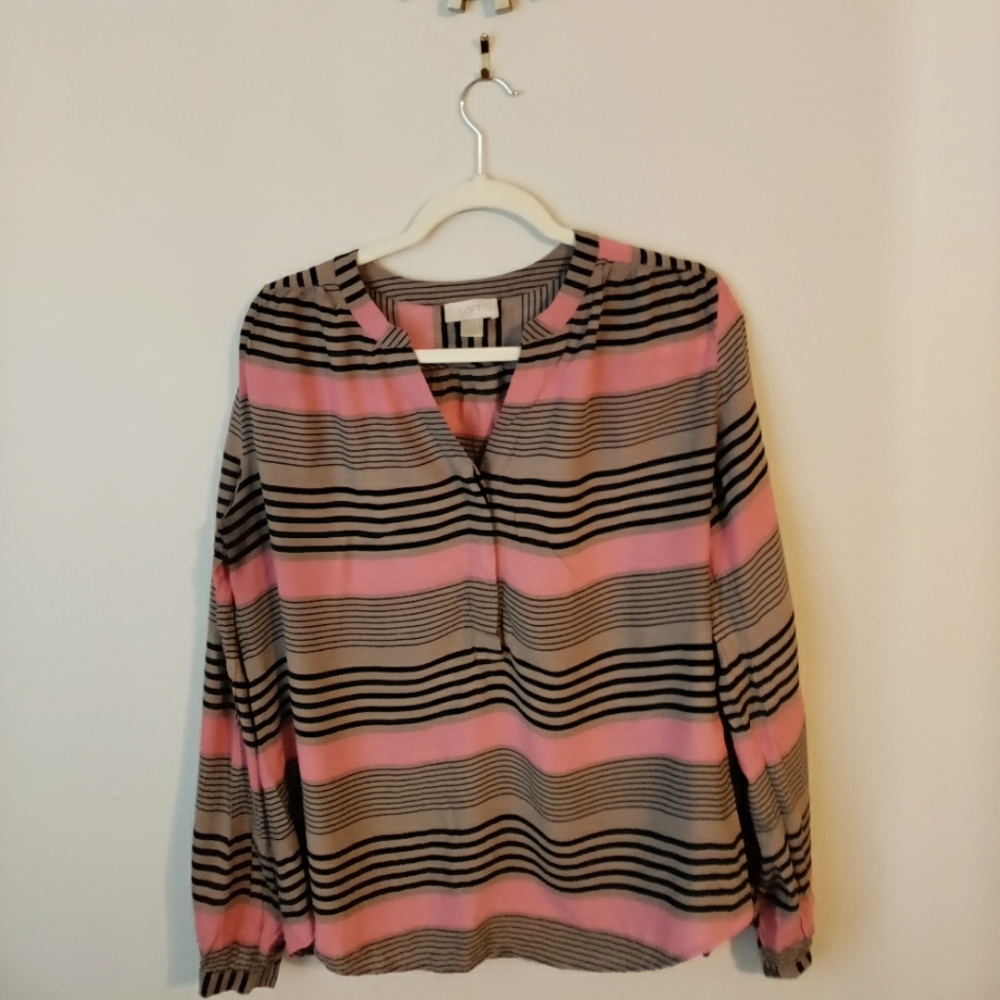 Vneck Long sleeve button up blouse